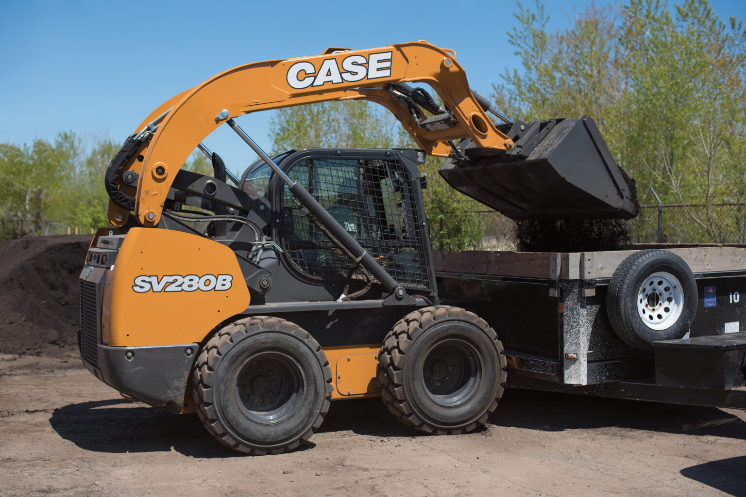 Machine Chargeuse MINI-CHARGEUSE COMPACTE SV280B | CASE Construction | Terapro