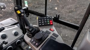 CWL 421G Compact Wheel Loader HY8A3429 01 25